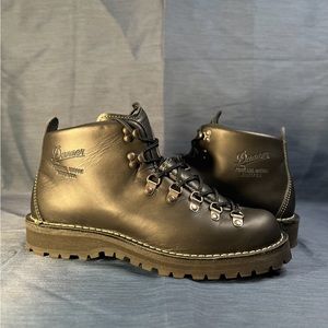 Danner Mountain Light II Black (hike, heavy duty boots)